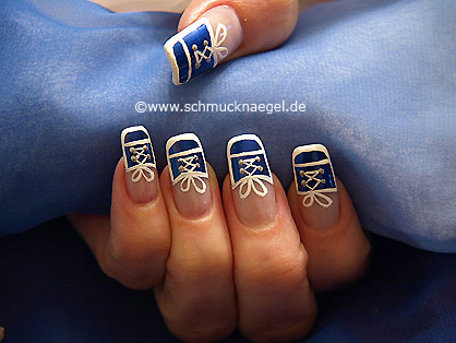 Turnschuh Motiv als Fingernagel Dekoration - Nailart 313