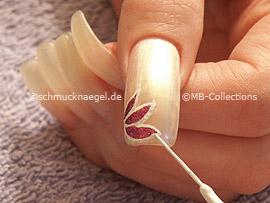 nail art liner in the colour white