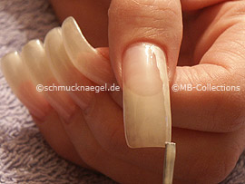 nail lacquer in the colour bright beige